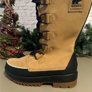 Sorel Tivoli IV Boots NEW Size 6